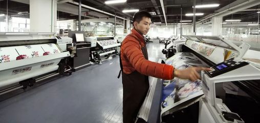 再傳捷報！萬事利數(shù)碼印花被評為工業(yè)與信息化部綠色制造工廠，數(shù)碼產(chǎn)品迎來突破